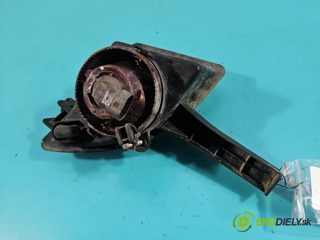 Mitsubishi Space star 1.8 16V 111KM manual 82 kW 1834 cm3 5- Halogen ľavý 301-156279 (Kľučka dverí ostatné)