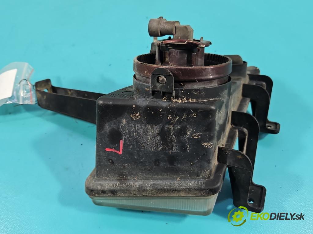 Mitsubishi Space star 1.8 16V 111KM manual 82 kW 1834 cm3 5- Halogen ľavý 301-156279 (Kľučka dverí ostatné)