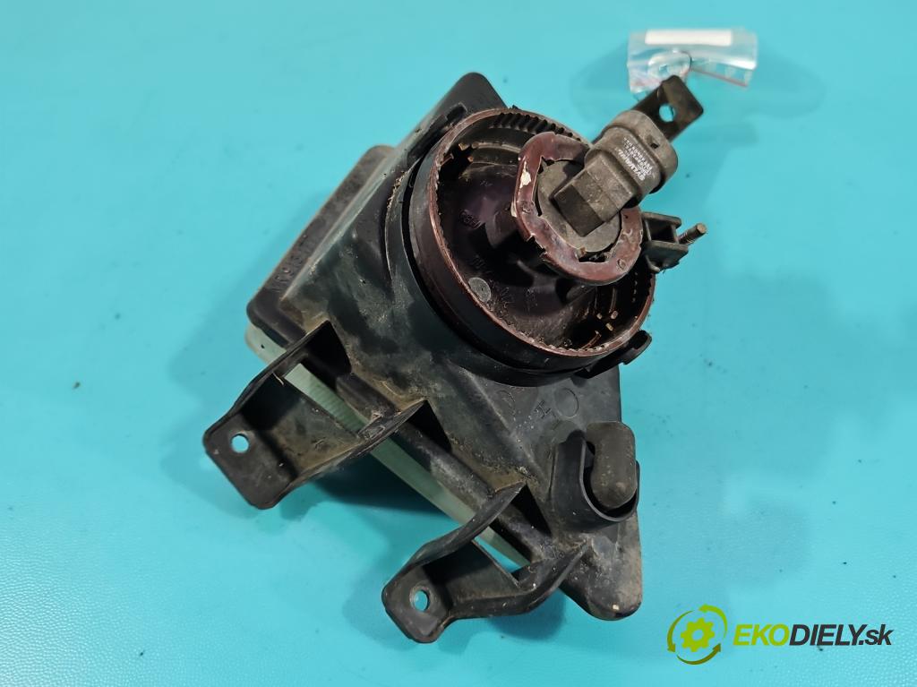 Mitsubishi Space star 1.8 16V 111KM manual 82 kW 1834 cm3 5- Halogen ľavý 301-156279 (Kľučka dverí ostatné)