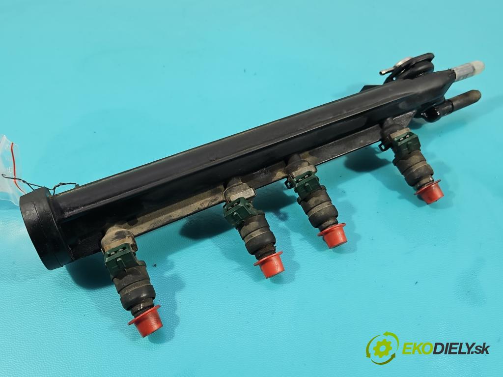 Audi A3 8L 1996-2003 1.6 SR 102 HP manual 75 kW 1595 cm3 3- vstrek 037906031AA (Vstrekovač paliva)