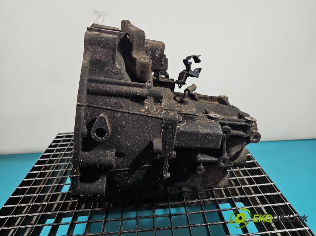 Nissan Almera N16 2000-2006 1.5 16V 90 HP manual 66 kW 1498 cm3 5- prevodovka stupeň,rýchlosť manual 4M40