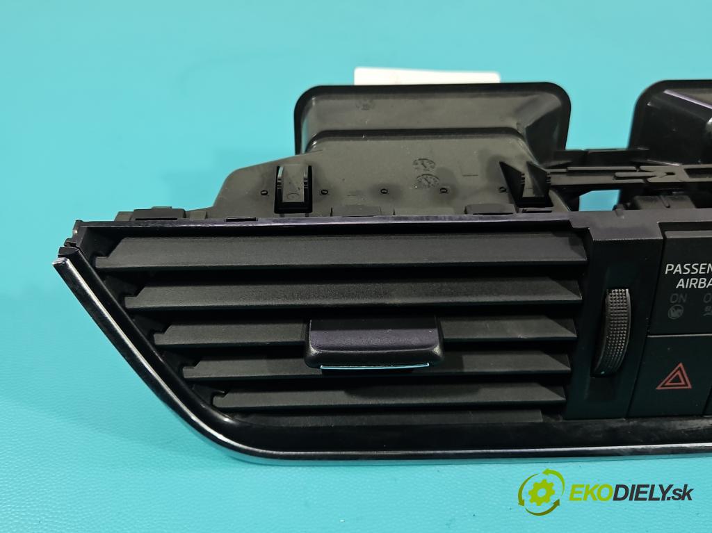 Skoda Octavia III 2013- 1.5 TSI 150 HP manual 110 kW 1498 cm3 5- Mřížka: kúrenia stredová 5E0820951C (Mriežka kúrenia (fukár))