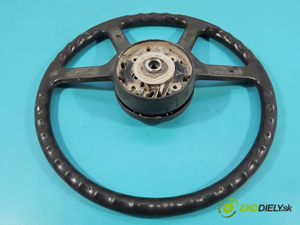 Suzuki Samurai 1.3 16V 64 hp manual 47 kW 1315 cm3 3- volant  (Volant)