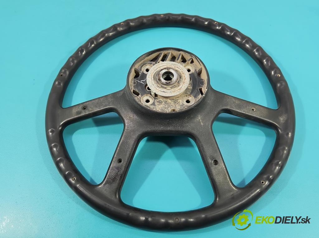 Suzuki Samurai 1.3 16V 64 hp manual 47 kW 1315 cm3 3- volant  (Volant)