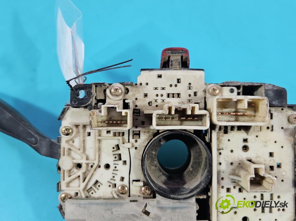 Suzuki Samurai 1.3 16V 64 HP manual 47 kW 1315 cm3 3- prepínač komplex: 17B196 (Prepínacie páčky pod volantom)