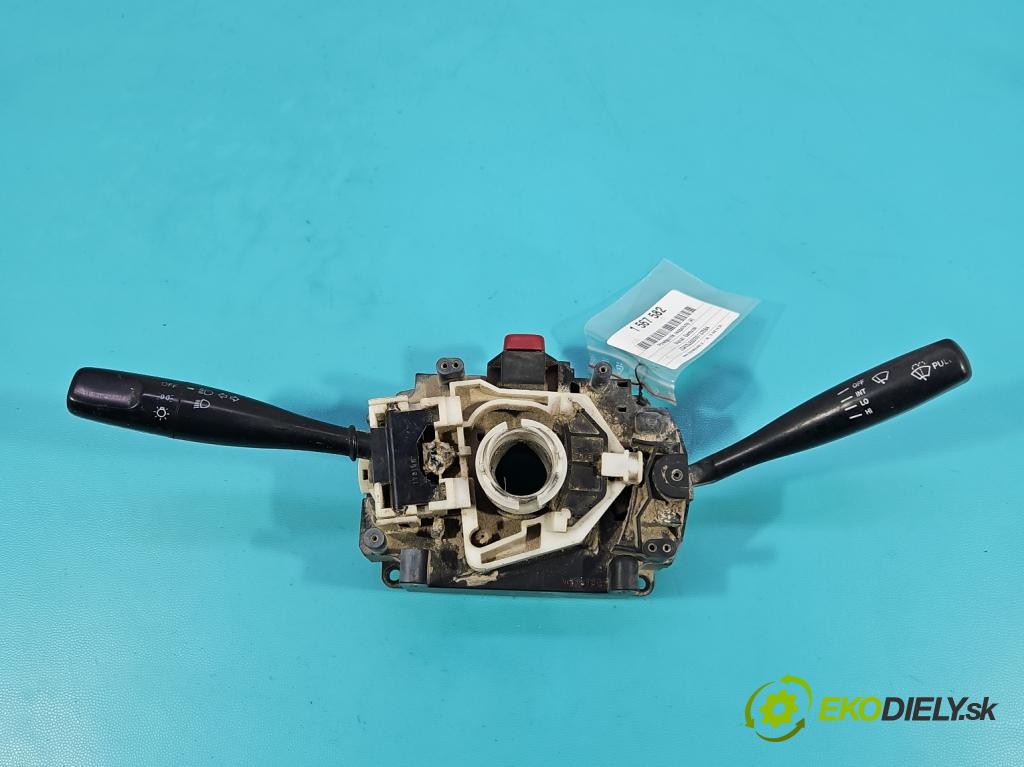 Suzuki Samurai 1.3 16V 64 hp manual 47 kW 1315 cm3 3- Přepínač sdružený 17B196 (Páčky pod volantem)