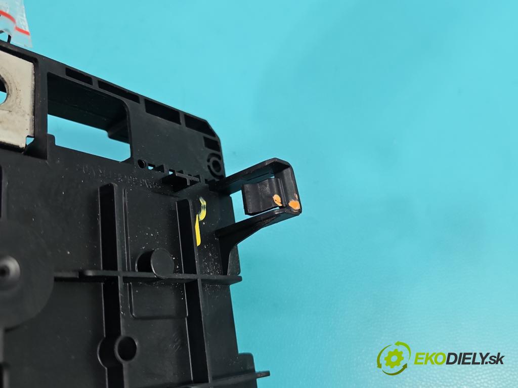 Peugeot 207 1.4 hdi 68 hp manual 50 kW 1398 cm3 3- řídící jednotka 9664055780