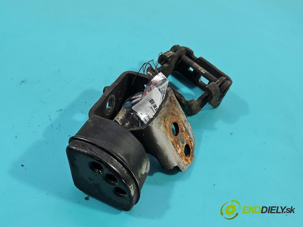 Peugeot 207 1.4 hdi 68 HP manual 50 kW 1398 cm3 3- Závěs: dvere predné ľavý