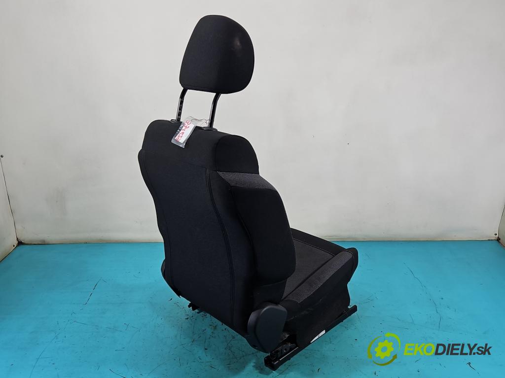 Citroen C3 III 2016-2024 1.2 12V 83 hp manual 61 kW 1199 cm3 5- Sedadlo levý  (Sedadlo)