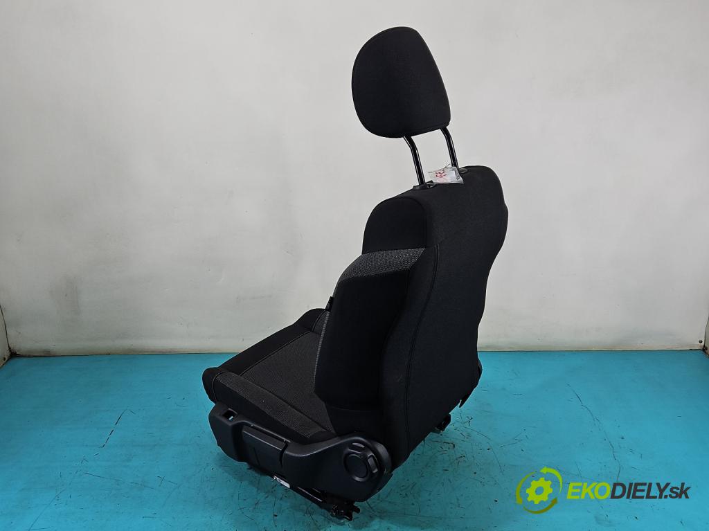 Citroen C3 III 2016-2024 1.2 12V 83 hp manual 61 kW 1199 cm3 5- Sedadlo levý  (Sedadlo)