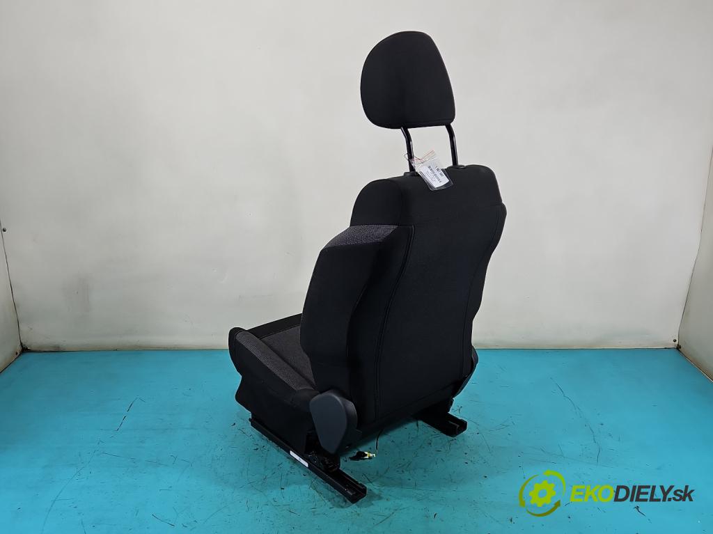 Citroen C3 III 2016-2024 1.2 12V 83 hp manual 61 kW 1199 cm3 5- Sedadlo pravý  (Sedadlo)