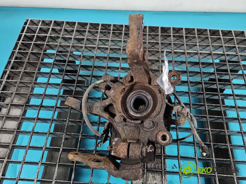 Hyundai I30 II 2012-2016 1.4 16V 100 HP manual 73.2 kW 1396 cm3 5- náboj ľavé  (Náboj kolesa)