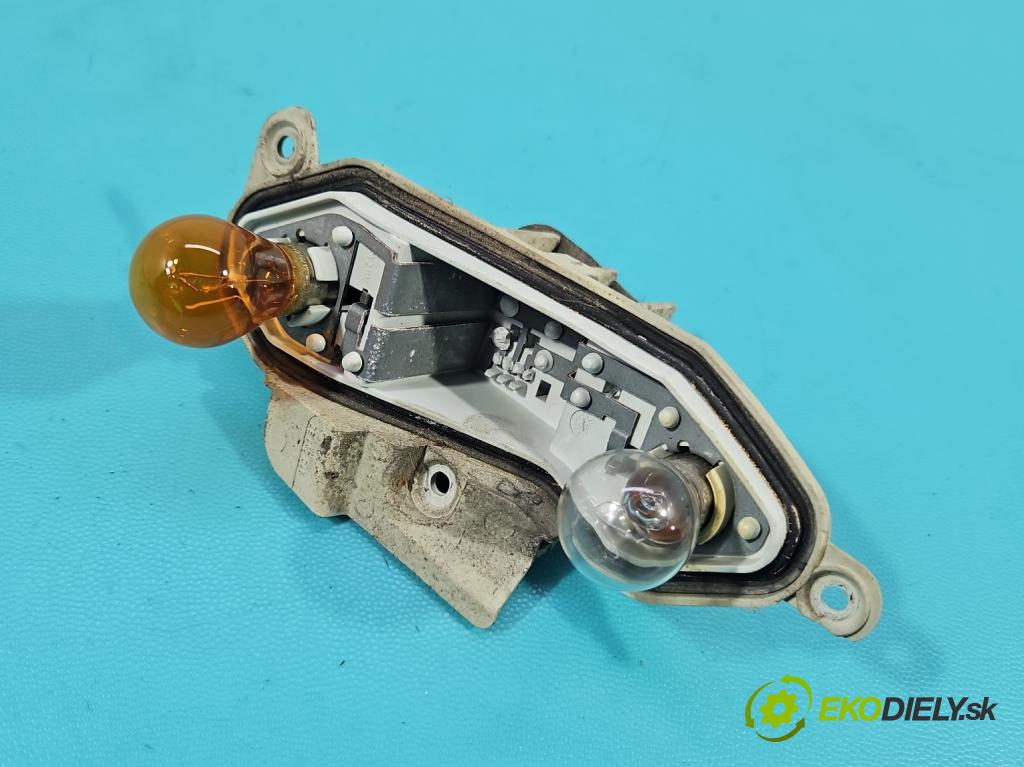 Opel Vectra C 2002-2008 1.9 cdti 150 HP manual 110 kW 1910 cm3 5- svetlo / reflektor zadné ľavé 24469461 (Kľučka dverí ostatné)