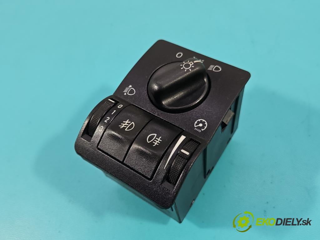 Opel Astra II 1998-2009 1.6 8V 75 hp manual 55 kW 1598 cm3 5- Přepínač světel na deska: 