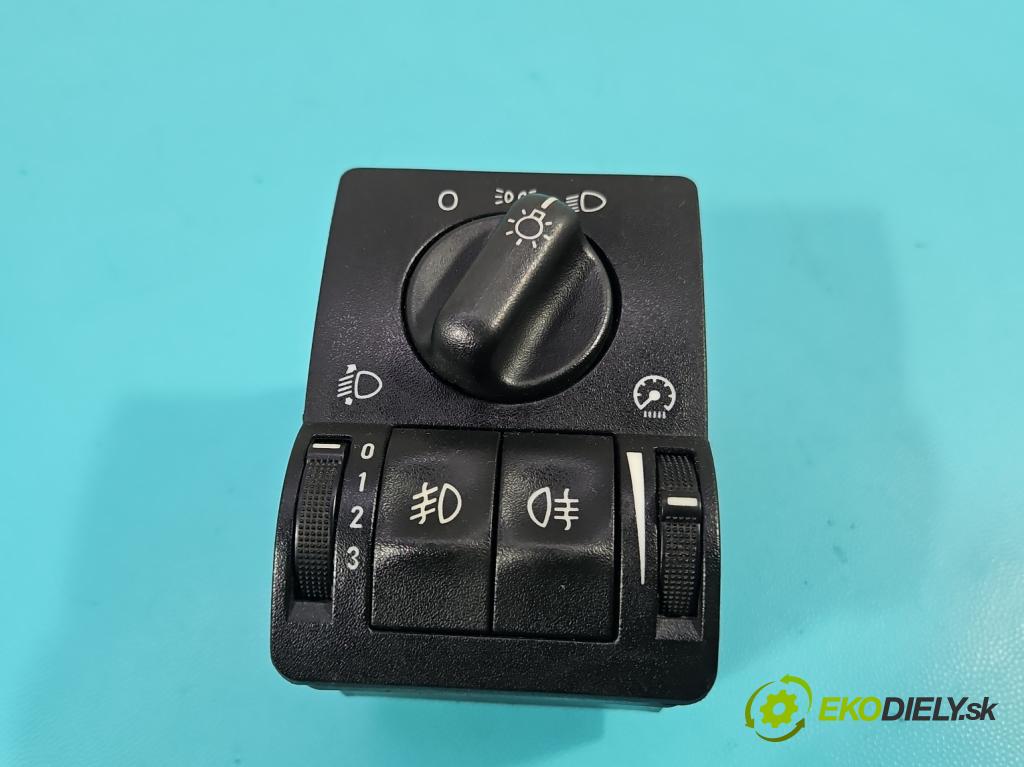 Opel Astra II 1998-2009 1.6 8V 75 hp manual 55 kW 1598 cm3 5- Přepínač světel na deska: