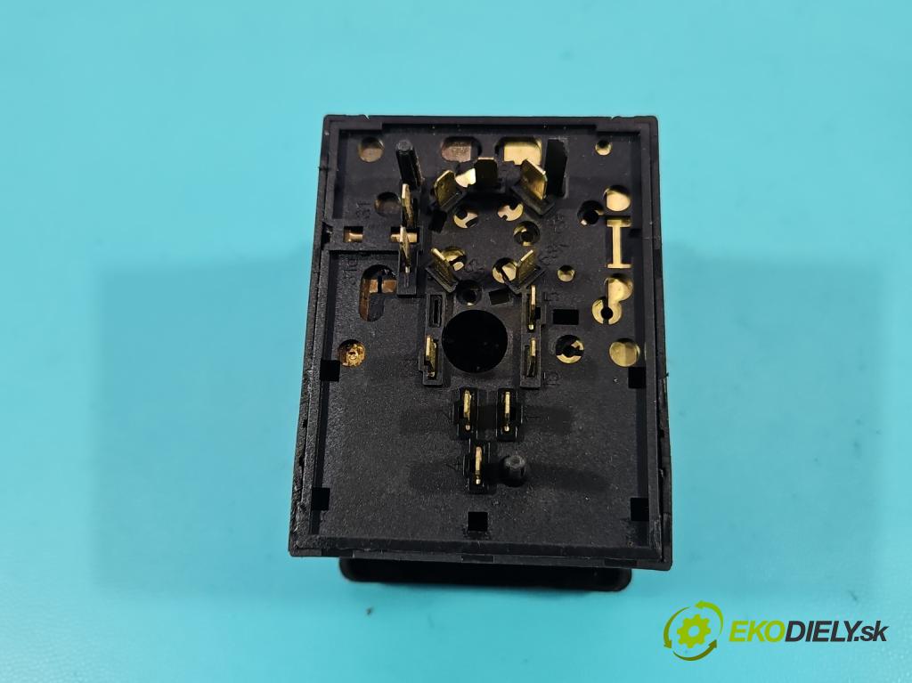 Opel Astra II 1998-2009 1.6 8V 75 hp manual 55 kW 1598 cm3 5- Přepínač světel na deska: