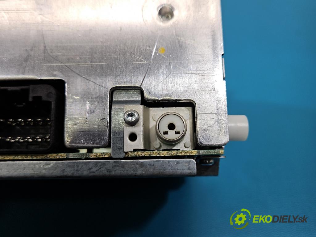 Ford Fiesta Mk7 2008-2017 1.2 16V 82 HP manual 60 kW 1242 cm3 5- Radio originál 8A6T-18C815-BN