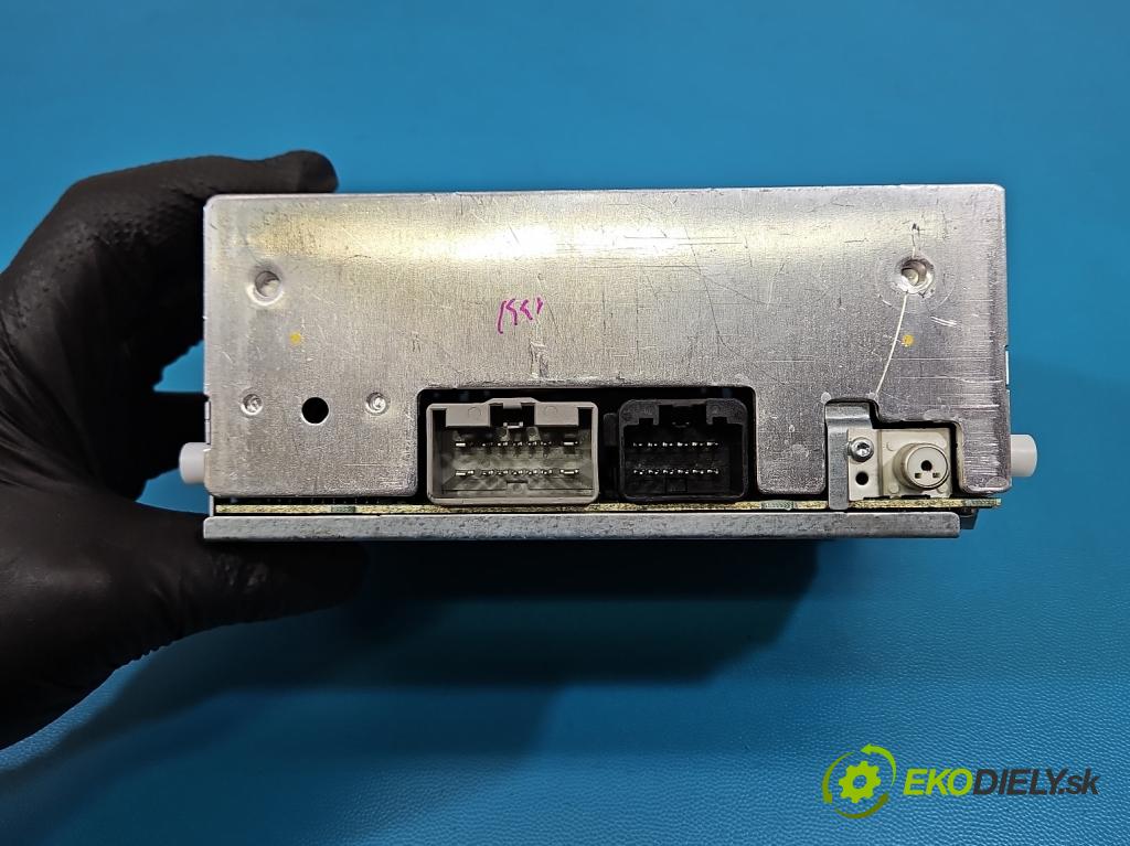 Ford Fiesta Mk7 2008-2017 1.2 16V 82 HP manual 60 kW 1242 cm3 5- Radio originál 8A6T-18C815-BN