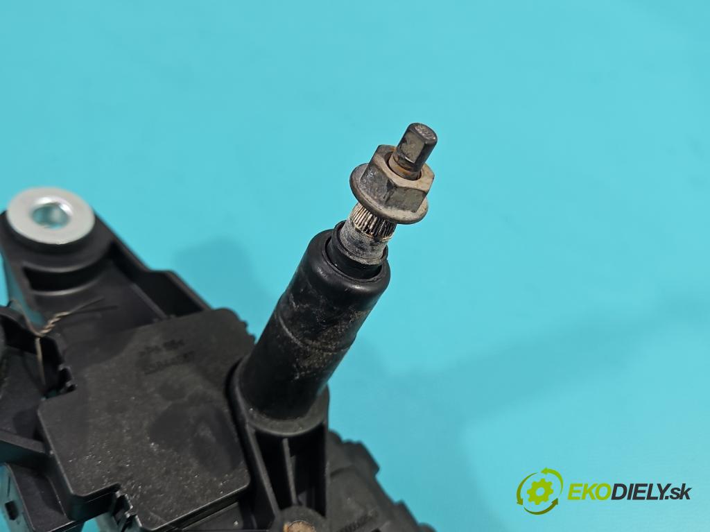 Vw Scirocco II 2008-2017 1.4 TSI 122 HP manual 90 kW 1390 cm3 3- motor stieračov zadné 1K8955711