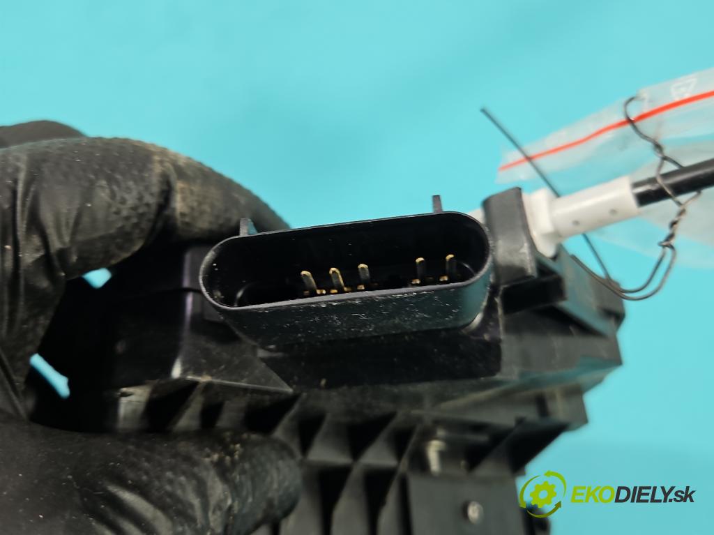 Ford Fiesta Mk7 2008-2017 1.2 16V 82 hp manual 60 kW 1242 cm3 5- zámek přední levý 8A6A-A21813-AD