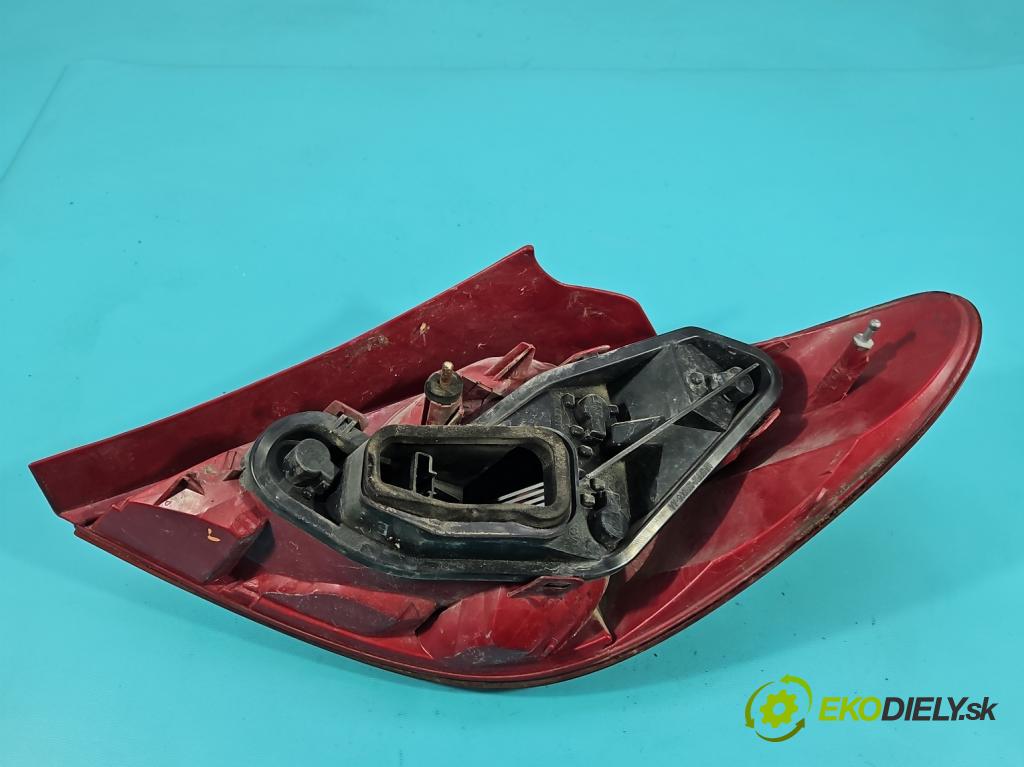 Peugeot 207 1.4 hdi 68 HP manual 50 kW 1398 cm3 3- svetlo / reflektor zadné ľavé 9649986680-03 (Kľučka dverí ostatné)