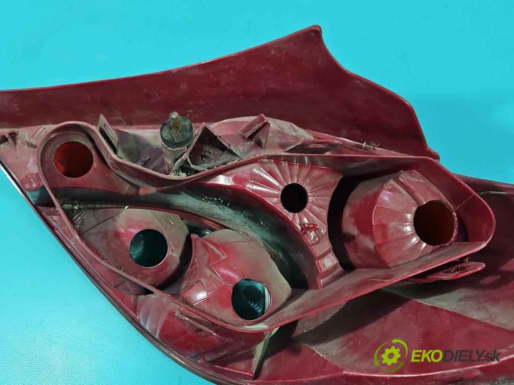 Peugeot 207 1.4 hdi 68 HP manual 50 kW 1398 cm3 3- svetlo / reflektor zadné ľavé 9649986680-03 (Kľučka dverí ostatné)