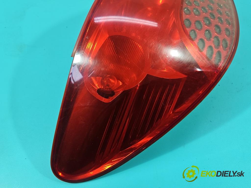 Peugeot 207 1.4 hdi 68 HP manual 50 kW 1398 cm3 3- svetlo / reflektor zadné ľavé 9649986680-03 (Kľučka dverí ostatné)