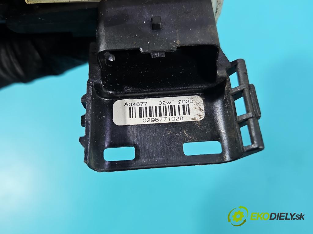 Peugeot 508 II 2018- 1.6 16V 181KM automatic 133 kW 1598 cm3 4- zámok zadné pravý 131495