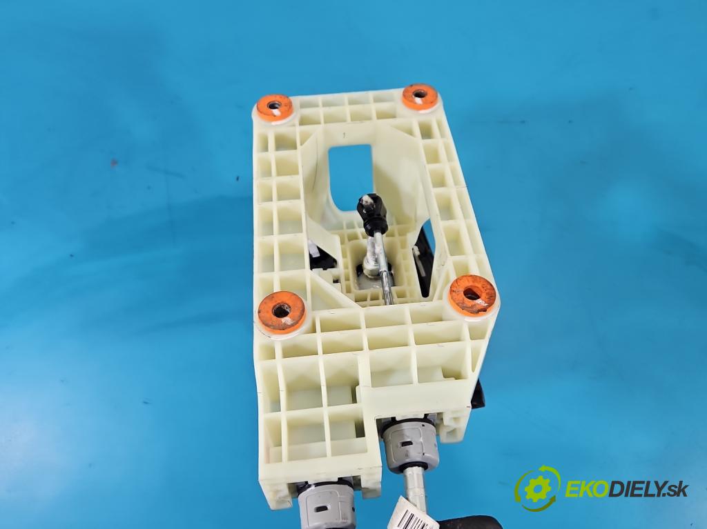 Hyundai i20 II 2014 -2020 1.2 16V 84KM manual 62 kW 1248 cm3 5- kulisa změny stupňová 43794-C8100 (Řadicí páka (kulisa) )