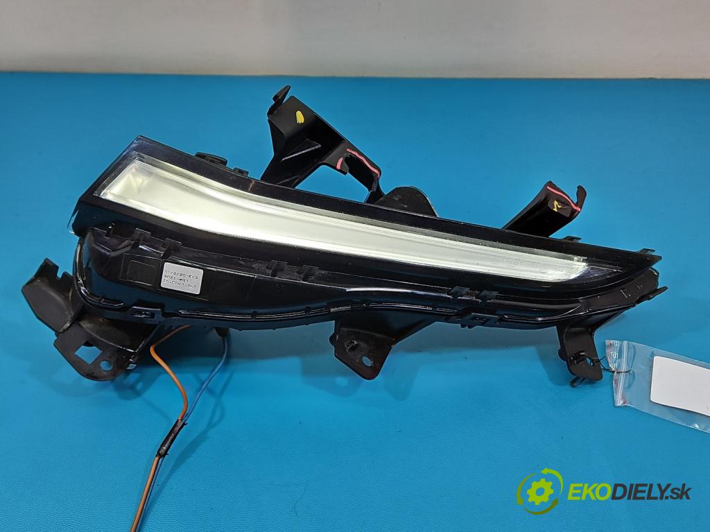 Peugeot 508 II 2018- 1.6 16V 181KM automatic 133 kW 1598 cm3 5- Svetlo: prevádzky pravé 9820134780