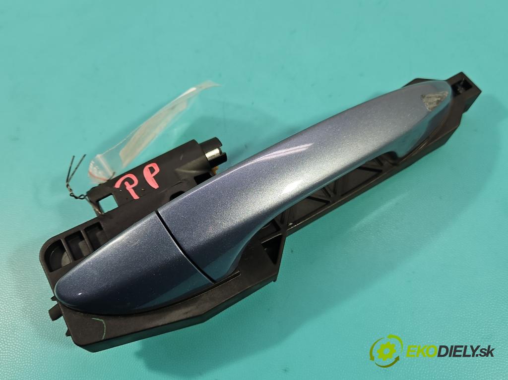 Hyundai i20 II 2014 -2020 1.2 16V 84KM manual 62 kW 1248 cm3 5- rukoväť predné pravé mimo:  (Kľučka dverí ostatné)