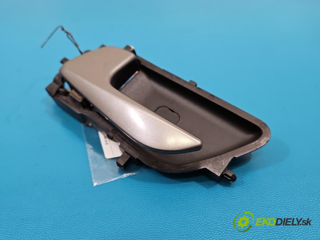 Hyundai i20 II 2014 -2020 1.2 16V 84KM manual 62 kW 1248 cm3 5- rukoväť uvnitř: predné ľavé 82610-C7000