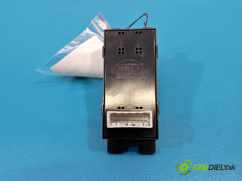 Hyundai i20 II 2014 -2020 1.2 16V 84KM manual 62 kW 1248 cm3 5- Přepínač oken zpětných zrcátek 299139875