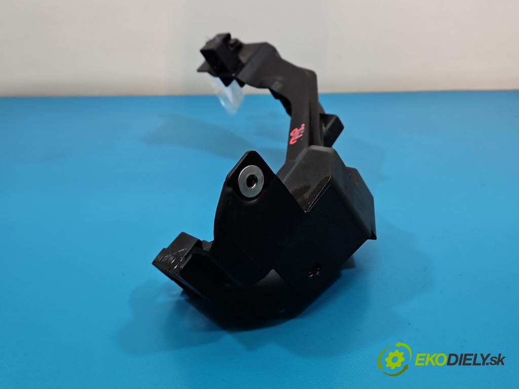 Hyundai I30 II 2012-2016 1.4 16V 100 hp manual 73.2 kW 1396 cm3 5- lišta pod světly 64166-A6000