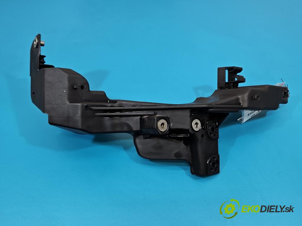 Hyundai I30 II 2012-2016 1.4 16V 100 hp manual 73.2 kW 1396 cm3 5- lišta pod světly 64166-A6000