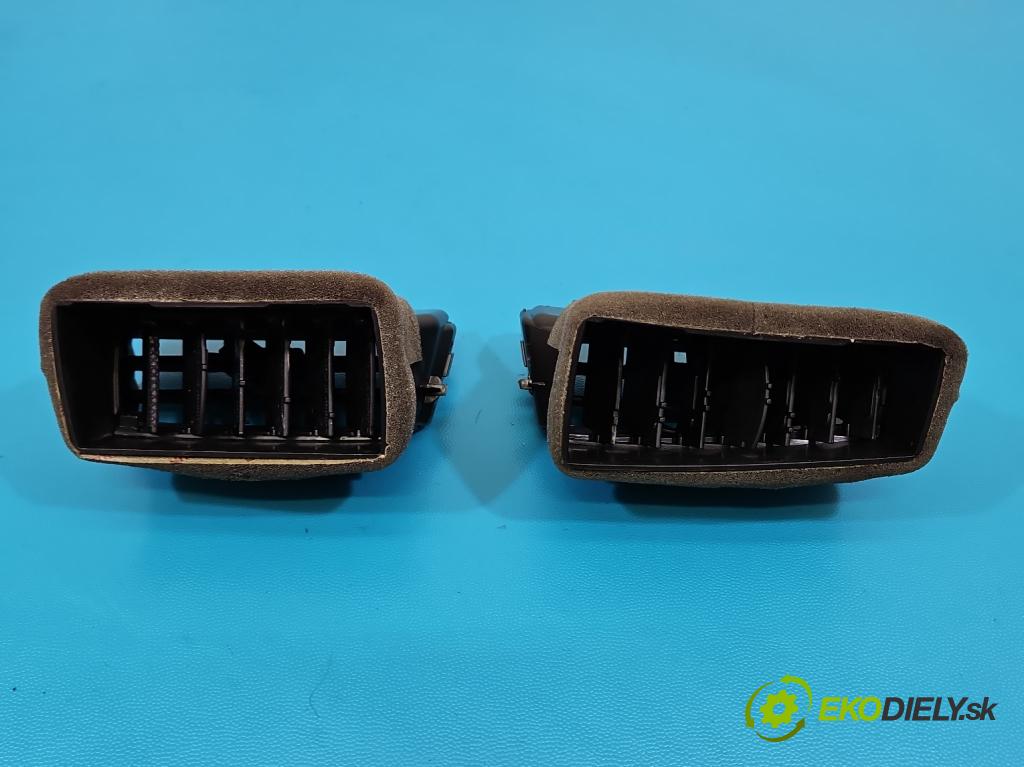 Hyundai i20 II 2014 -2020 1.2 16V 84KM manual 62 kW 1248 cm3 5- Mřížka: kúrenia stredová 84740-C8050 (Mriežka kúrenia (fukár))