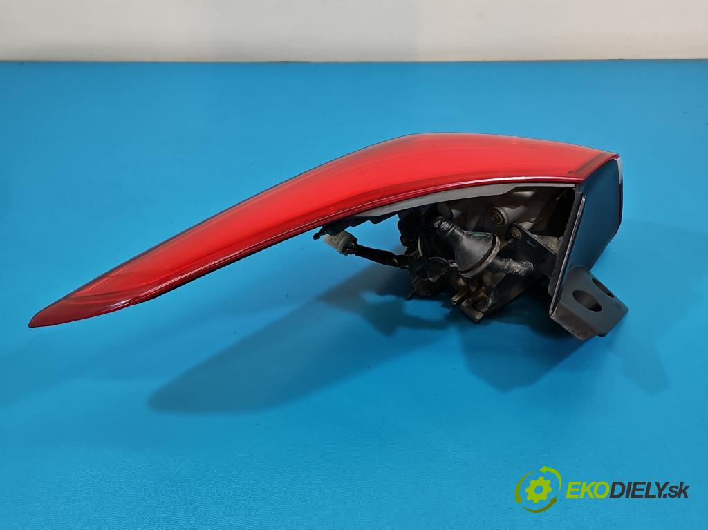 Hyundai I30 II 2012-2016 1.4 16V 100 HP manual 73.2 kW 1396 cm3 5- svetlo / reflektor zadné pravé  (Kľučka dverí ostatné)