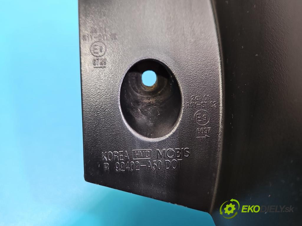 Hyundai I30 II 2012-2016 1.4 16V 100 HP manual 73.2 kW 1396 cm3 5- svetlo / reflektor zadné pravé  (Kľučka dverí ostatné)