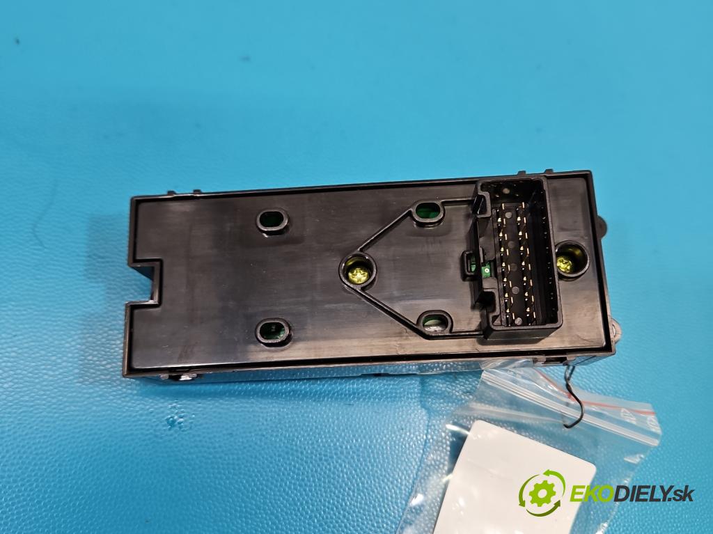 Hyundai I30 II 2012-2016 1.4 16V 100 HP manual 73.2 kW 1396 cm3 5- prepínač okien spätných zrkadiel 39Y49F-1310