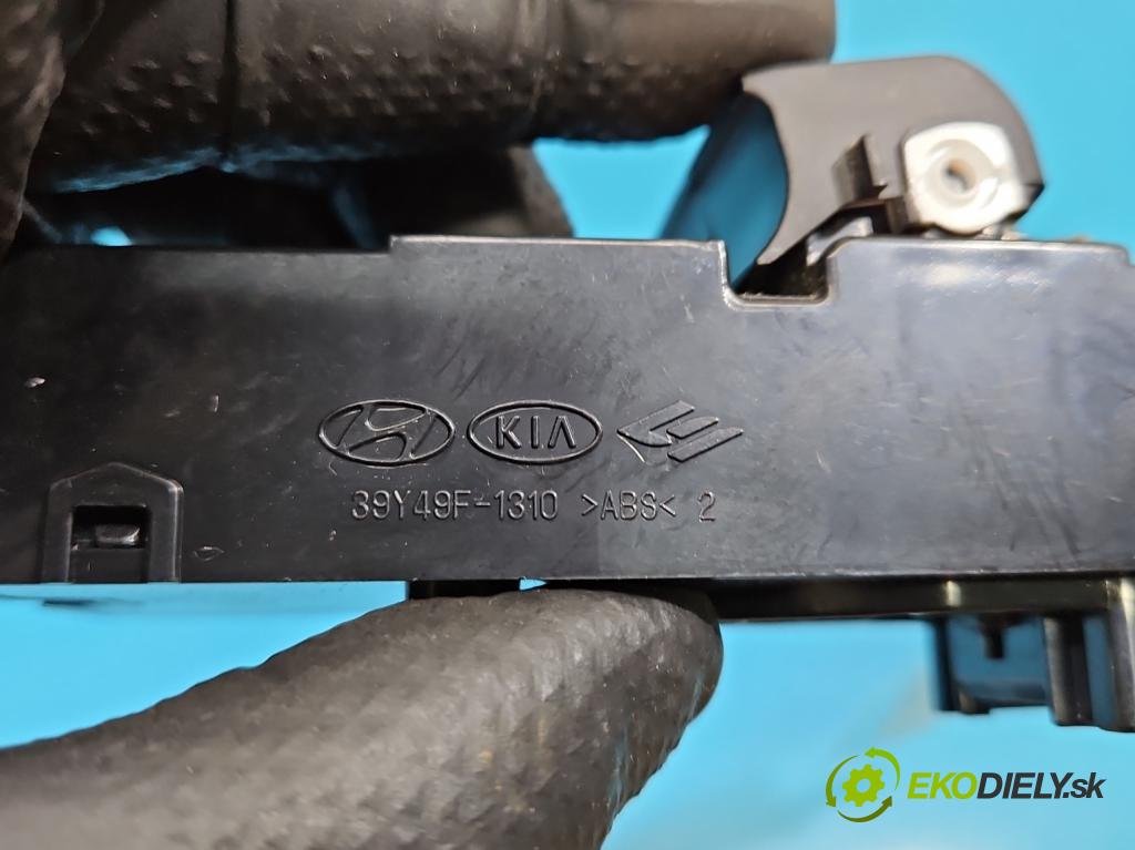 Hyundai I30 II 2012-2016 1.4 16V 100 HP manual 73.2 kW 1396 cm3 5- prepínač okien spätných zrkadiel 39Y49F-1310
