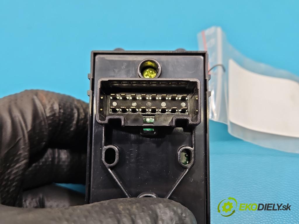 Hyundai I30 II 2012-2016 1.4 16V 100 HP manual 73.2 kW 1396 cm3 5- prepínač okien spätných zrkadiel 39Y49F-1310