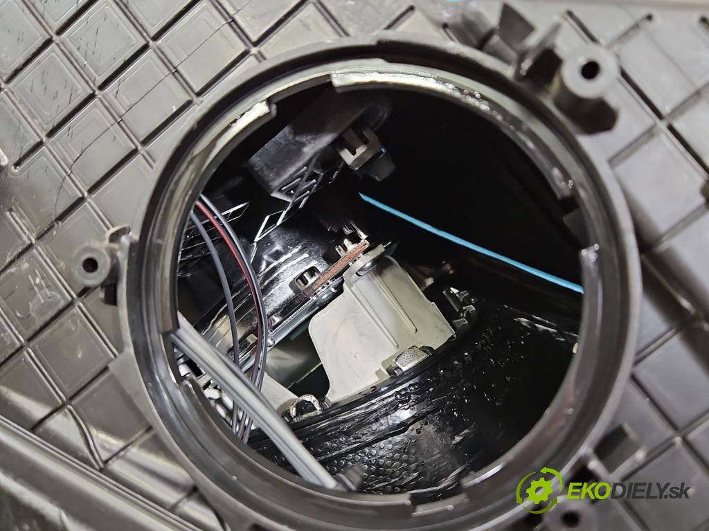 Hyundai I30 II 2012-2016 1.4 16V 100 hp manual 73.2 kW 1396 cm3 5- světlo levý 92101-A6020 (Klika dveří ostatní)