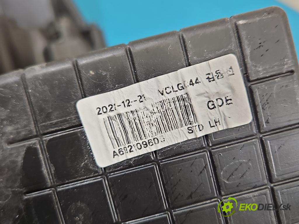 Hyundai I30 II 2012-2016 1.4 16V 100 hp manual 73.2 kW 1396 cm3 5- světlo levý 92101-A6020 (Klika dveří ostatní)