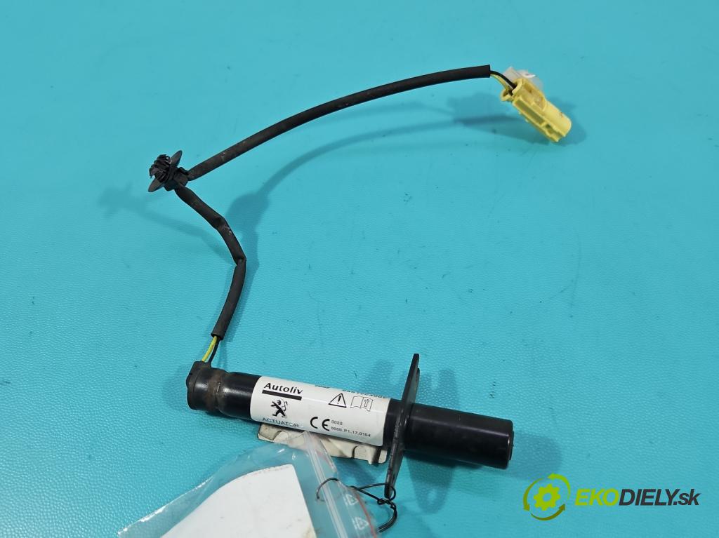 Peugeot 508 II 2018- 1.6 16V 181KM automatic 133 kW 1598 cm3 5- Polštář: vzduch: 9813435580