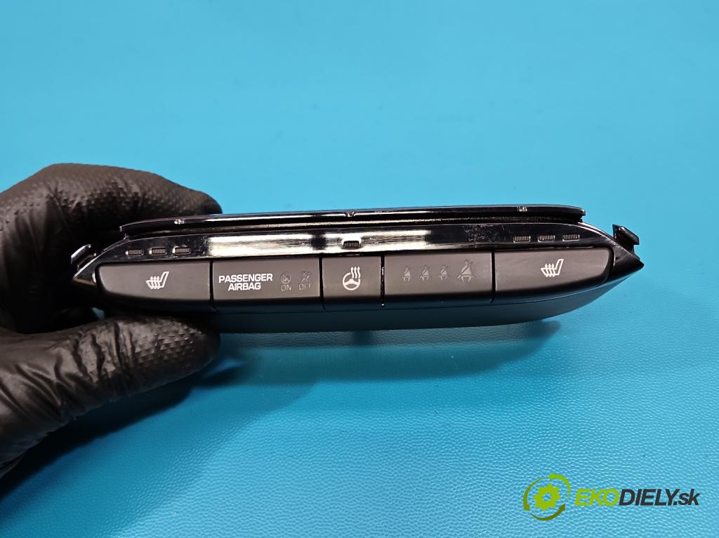 Hyundai i20 II 2014 -2020 1.2 16V 84KM manual 62 kW 1248 cm3 5- prepínač ostatné 93700-C800