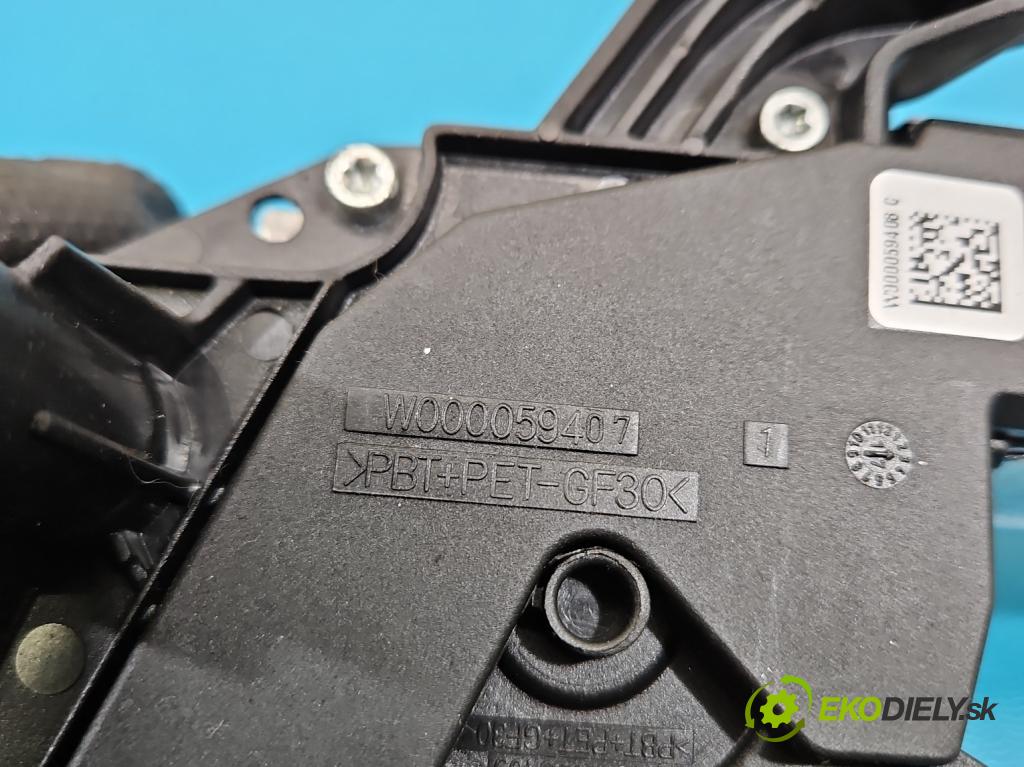 Hyundai i20 II 2014 -2020 1.2 16V 84KM manual 62 kW 1248 cm3 5- motor stieračov zadné 98700-C8000