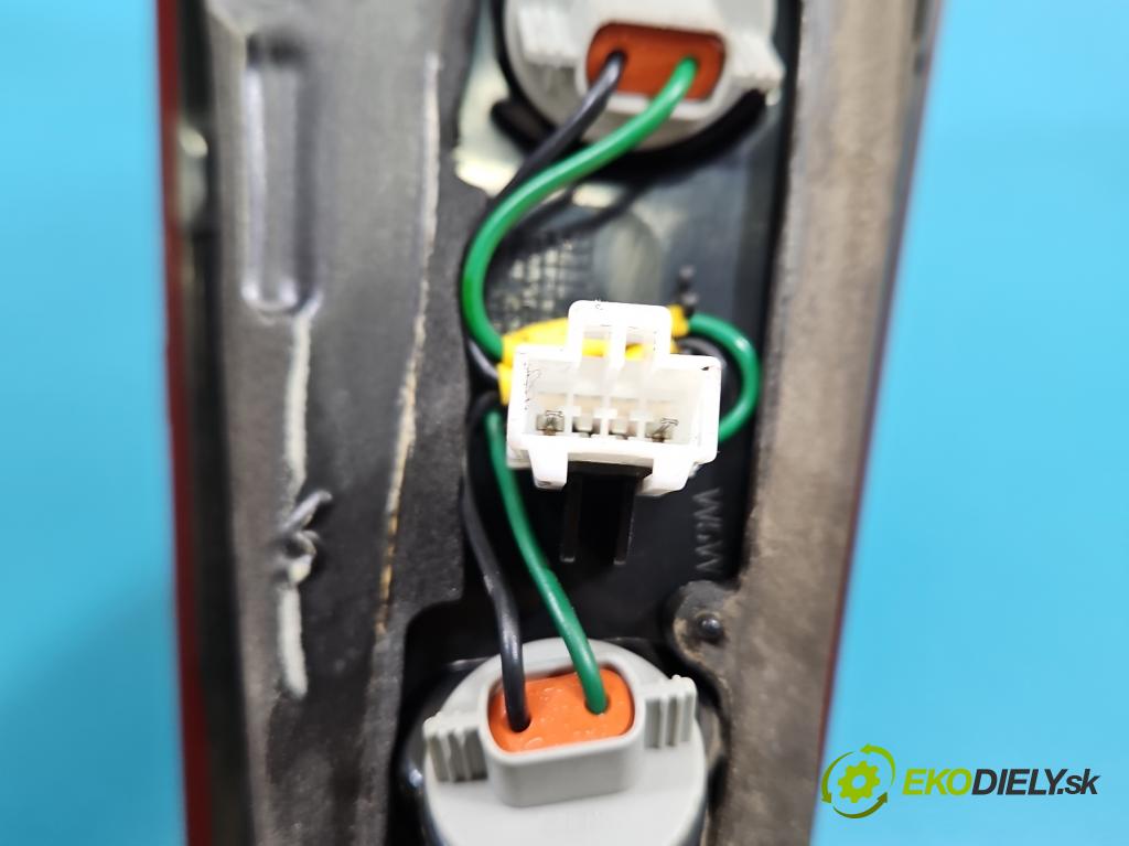 Hyundai i20 II 2014 -2020 1.2 16V 84KM manual 62 kW 1248 cm3 5- svetlo / reflektor zadné pravé 92404-C8000 (Kľučka dverí ostatné)