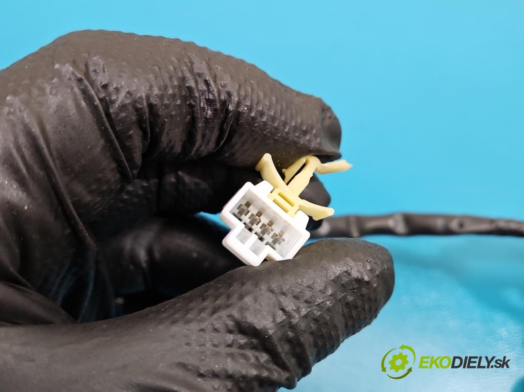 Hyundai i20 II 2014 -2020 1.2 16V 84KM manual 62 kW 1248 cm3 5- zámok kufrové dvere zadné