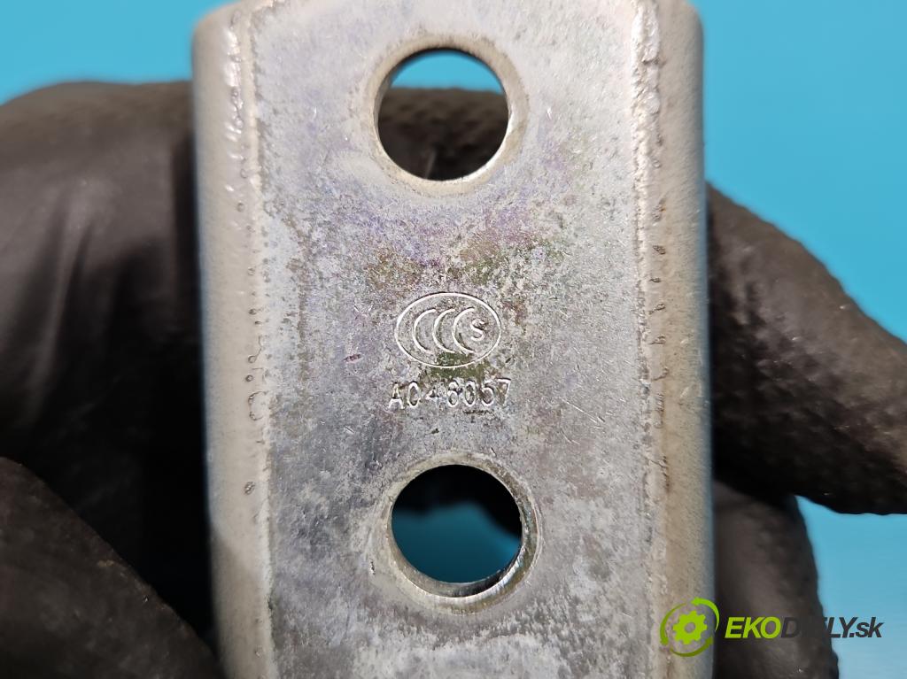 Hyundai i20 II 2014 -2020 1.2 16V 84KM manual 62 kW 1248 cm3 5- Závěs: dvere predné pravý