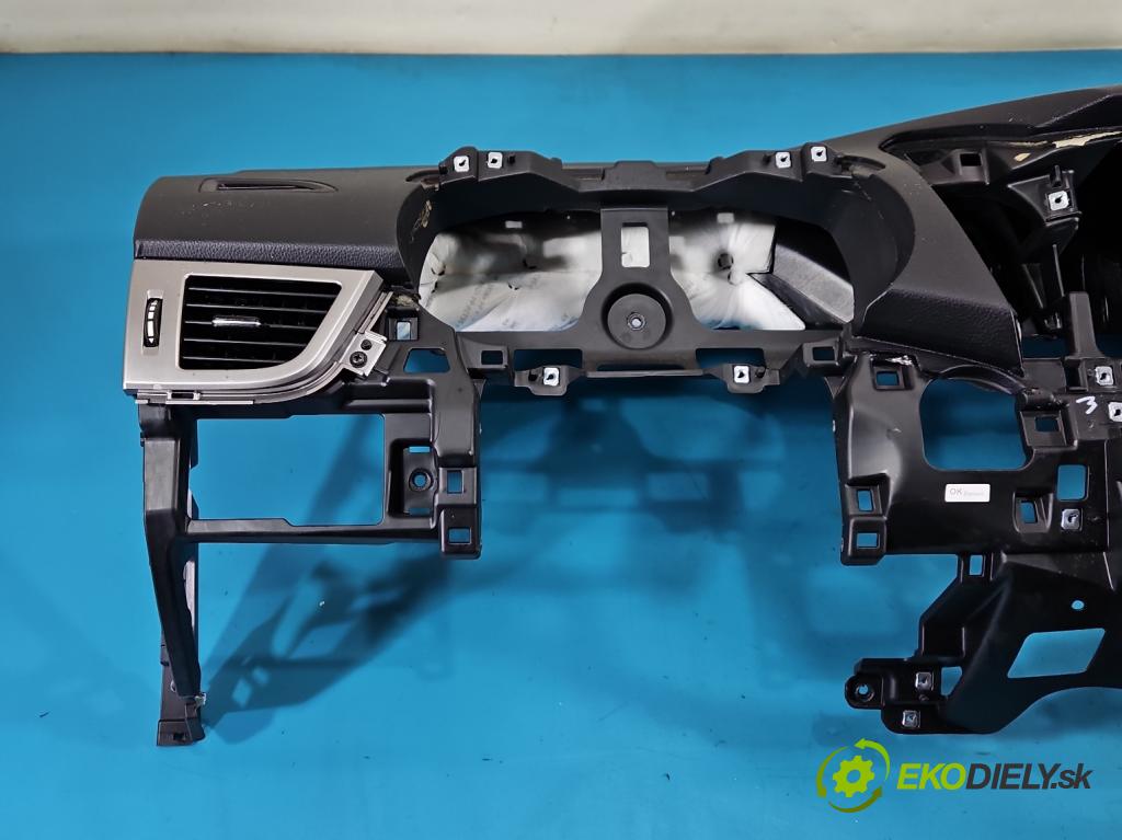 Hyundai I30 II 2012-2016 1.4 16V 100 HP manual 73.2 kW 1396 cm3 5- kokpit,pristrojová doska rozdeľovacia